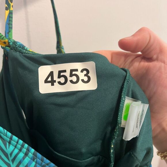 Palms Away By Red Dress Women Green One Piece Swimsuit XS Island Oasis Print NWT - Picture 10 of 10